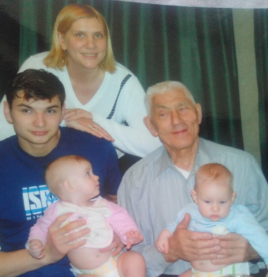 Чайкин Алексей Николаевич с внуками
